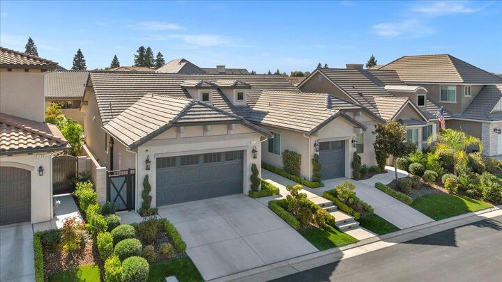 Property Photo:  2117 E Birdie  CA 93730 