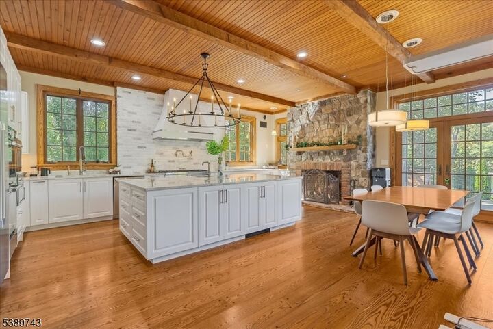 Property Photo:  20 Island Trl  NJ 07871 