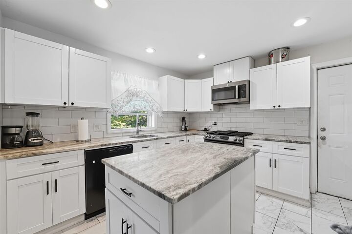 Property Photo:  34 Fitzrandolph Rd  NJ 07052 