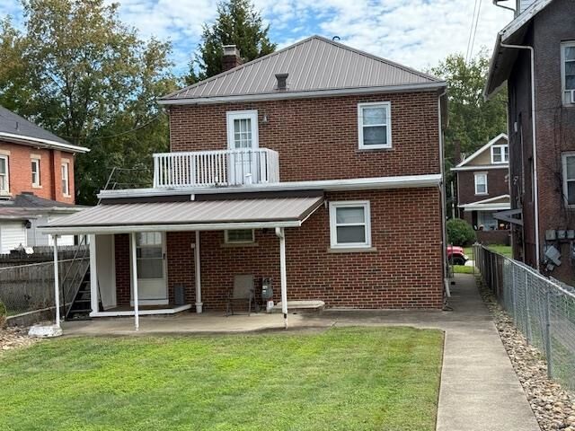 Property Photo: 842-42 1/2 12th Avenue WV 25701