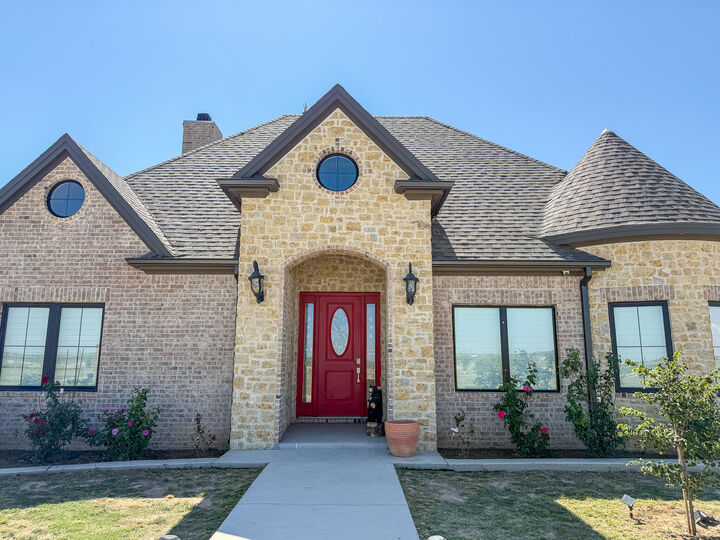 Property Photo: 5812 E County Rd 6400 TX 79403