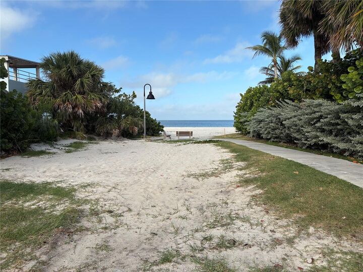 Property Photo:  946 Lantana Avenue  FL 33767 