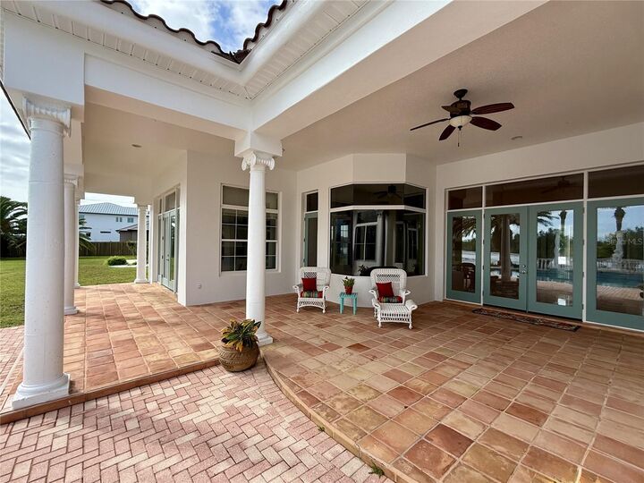 Property Photo: 660 Lambert Avenue FL 32136