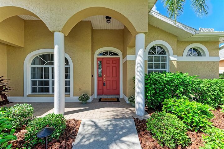 Property Photo: 7420 Arrowhead Run FL 34202