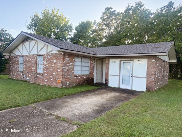 Property Photo: 5529 Prince George Drive MS 39553
