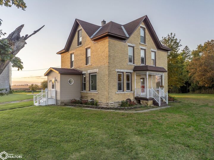 Property Photo:  11142 Thrush Avenue  IA 50401 