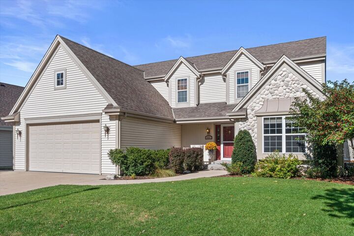 1632 Auburn Ct  Waukesha WI 53189 photo
