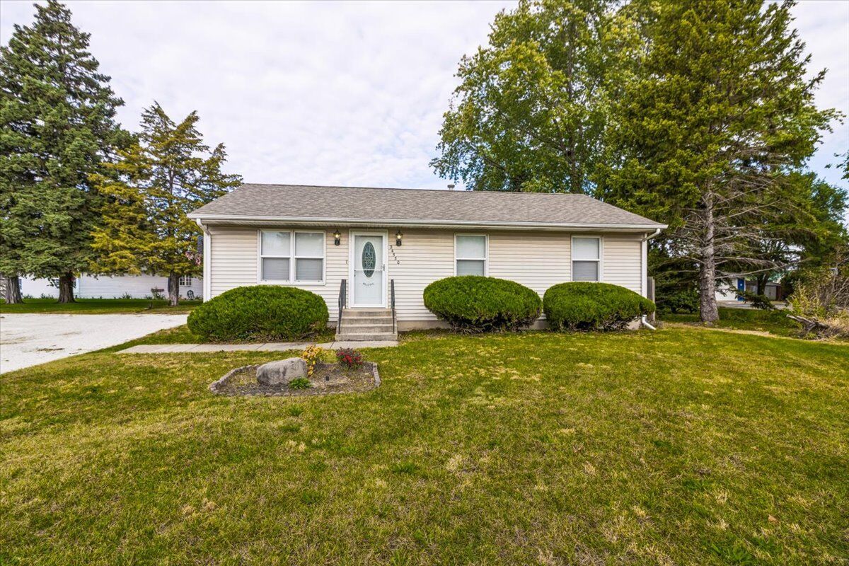 Property Photo: 24530 W Eames Street IL 60410