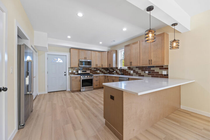 Property Photo:  76 N 4th Street 76  IL 60505