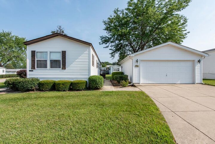 Property Photo:  3188 Patricia Lane  IL 60085 