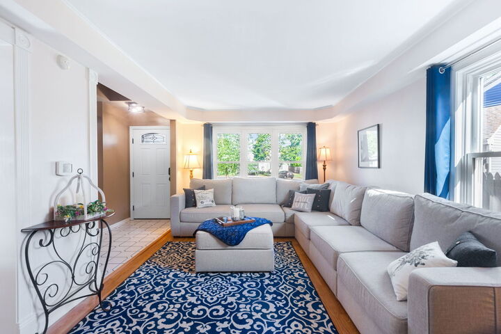Property Photo:  9 Arthur Court  IL 60107 