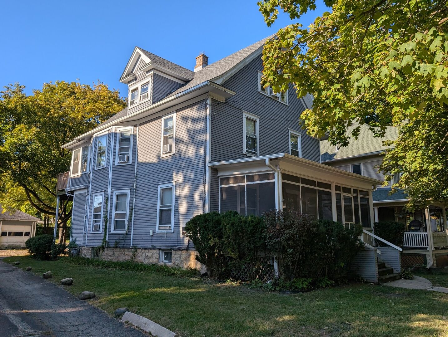 Property Photo: 226 W Locust Street IL 60115