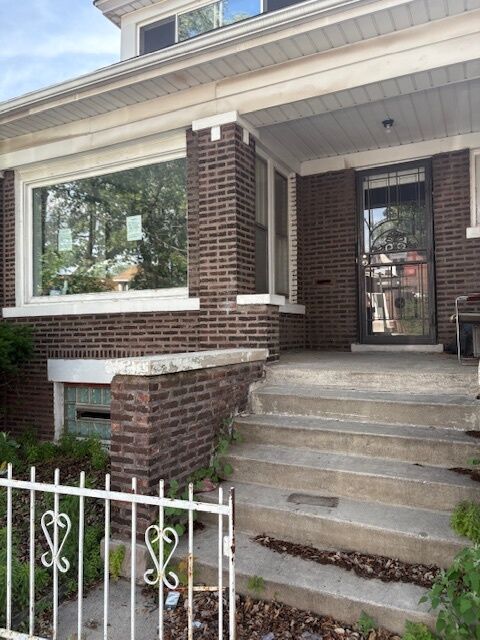 Property Photo: 7744 S Rhodes Avenue IL 60619