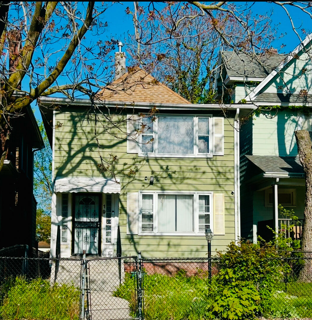 Property Photo: 19 S Waller Avenue IL 60644