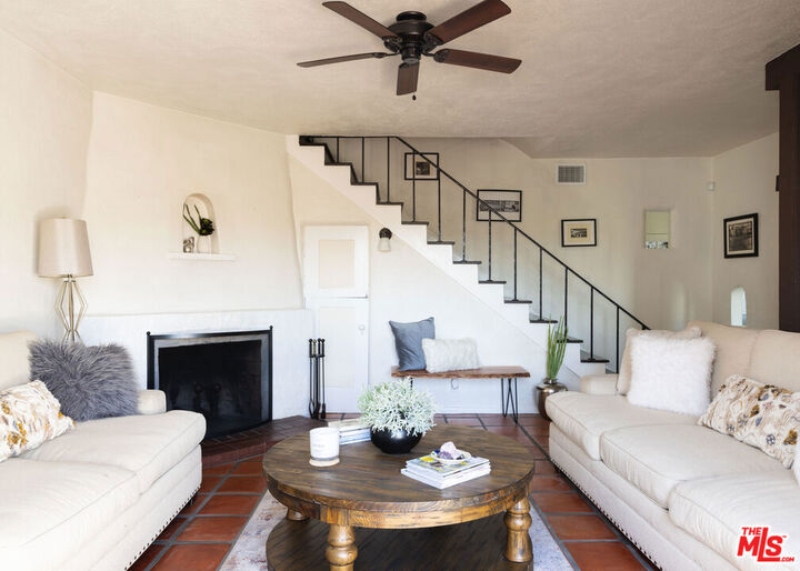 2041 Glencoe Way  Los Angeles CA 90068 photo