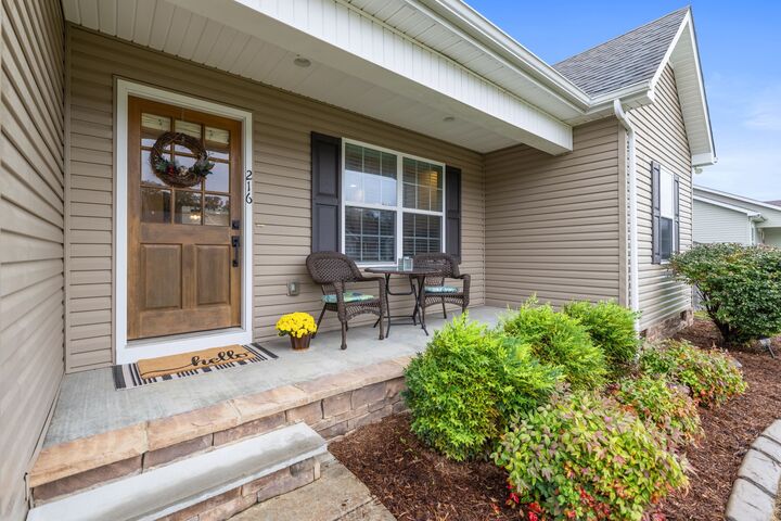 Property Photo:  216 Williamsburg Cir  TN 37388 
