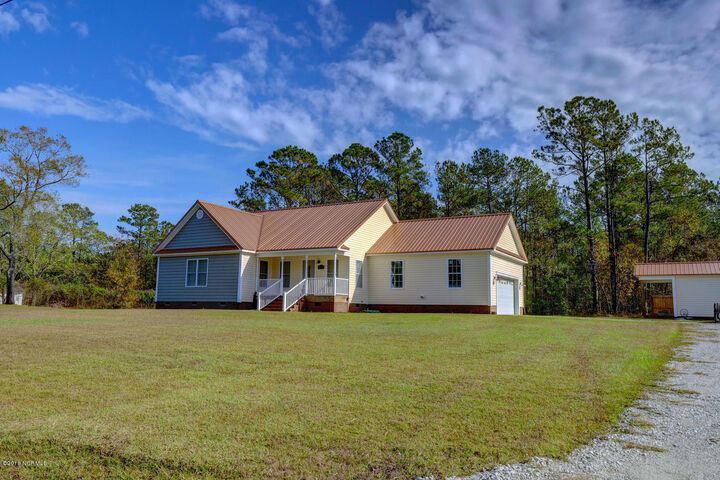 Property Photo:  551 Holly Ridge Road  NC 28445 