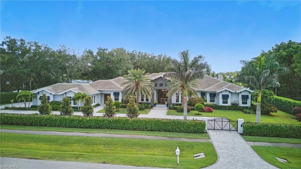 Property Photo:  830 Cassena Rd  FL 34108 