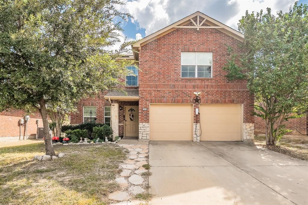 Property Photo:  309 Turquoise Drive  TX 76131