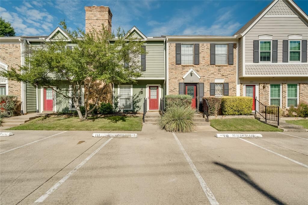 Property Photo:  111 Churchill Lane  TX 76039 