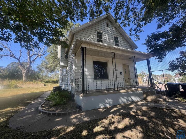1007 Virginia St  Sioux City IA 51105 photo