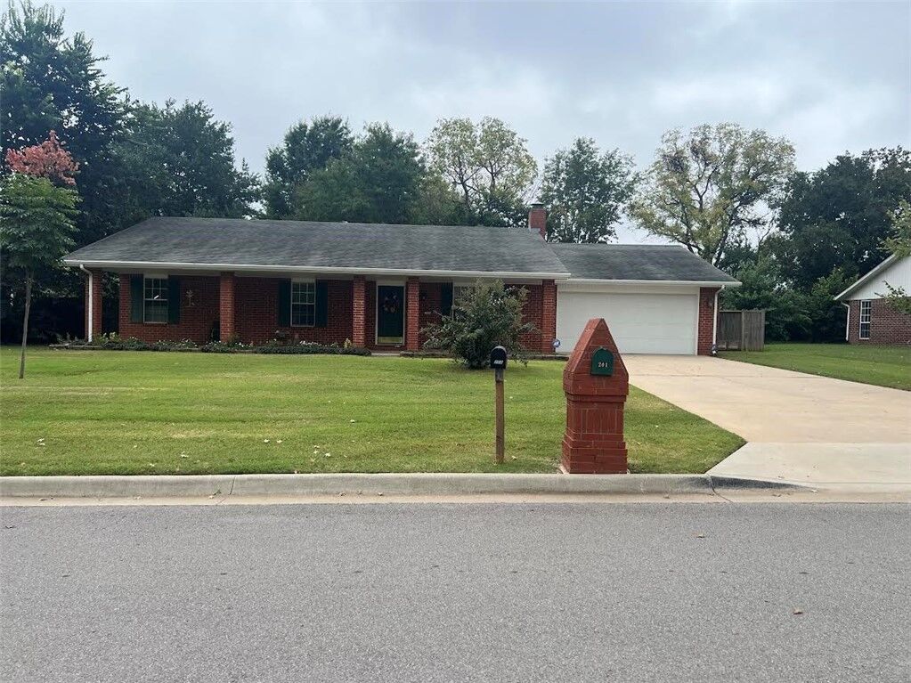 Property Photo: 201 Countryside Drive AR 72730