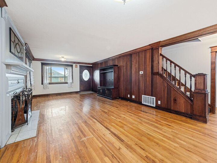 Property Photo: 328 Grant Street OR 97601