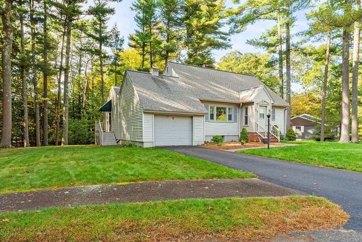 Property Photo: 5 Pineview Ter MA 02048