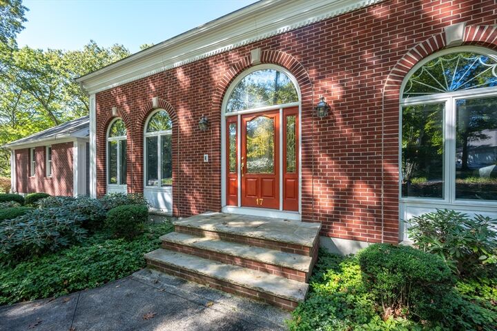 Property Photo:  17 Robincrest Ct  MA 02771 
