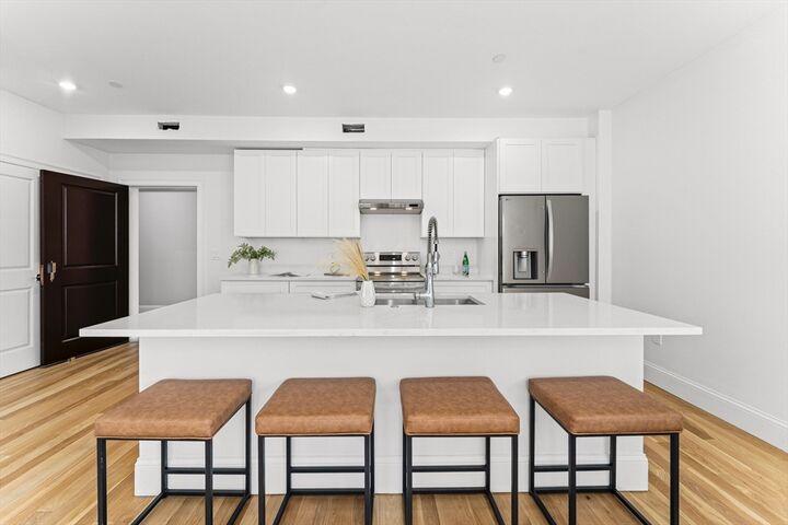 Property Photo:  272 Lincoln Street 102  MA 01752 