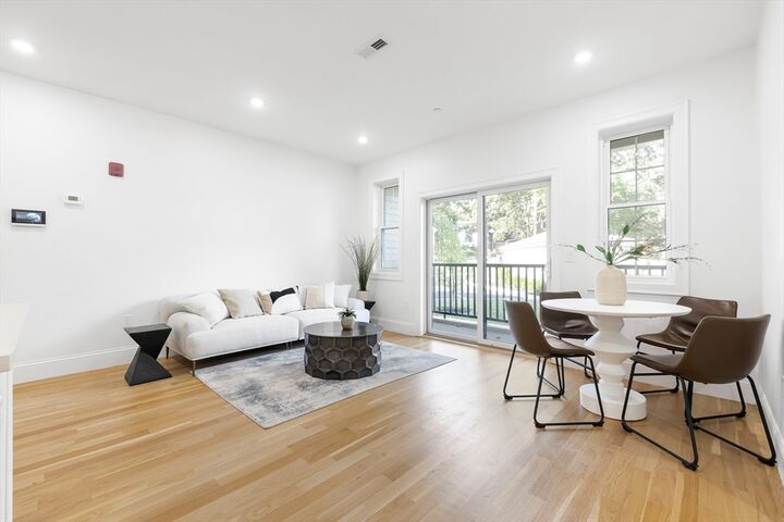 Property Photo:  272 Lincoln Street 102  MA 01752