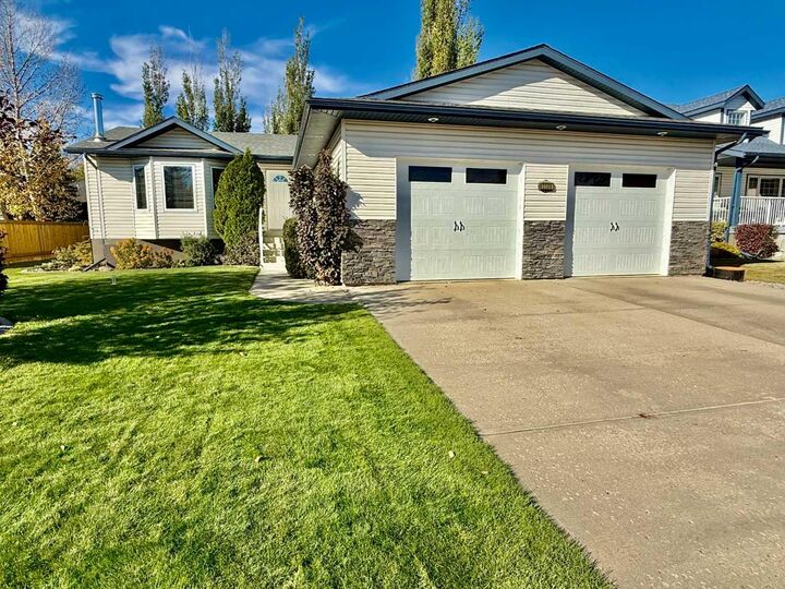 Property Photo: 5506 43A Street AB T0B 3S0