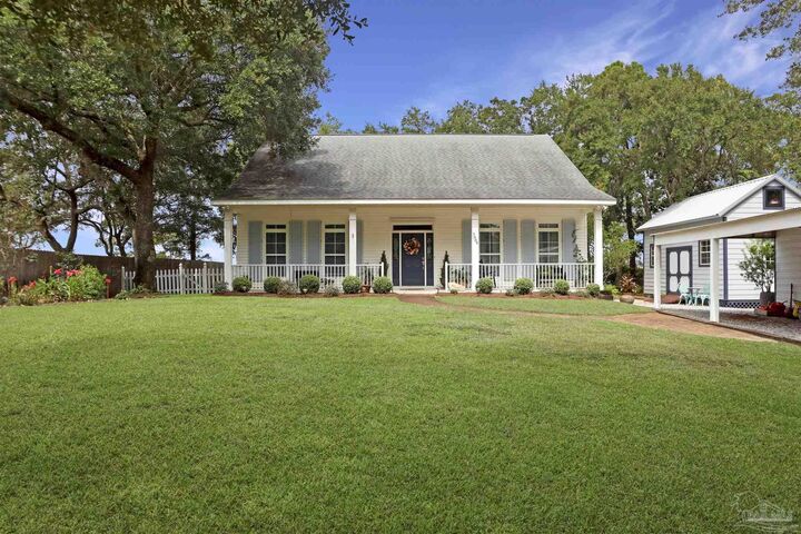 Property Photo: 5884 East Bay Blvd FL 32563