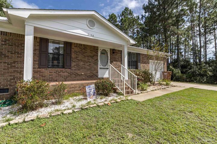Property Photo: 2106 Andorra St FL 32566