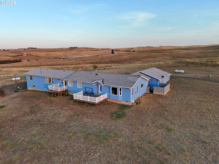 Property Photo:  46 Palomino Dr  WA 98613 