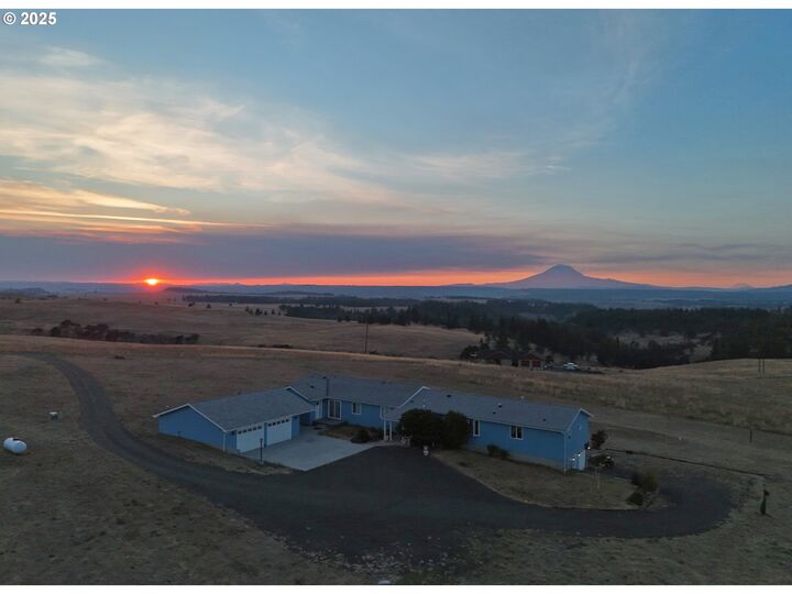 Property Photo:  46 Palomino Dr  WA 98613 