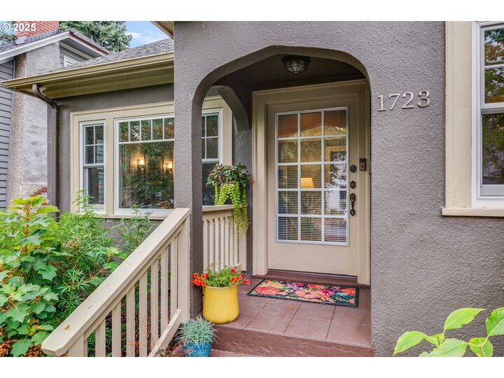 Property Photo:  1723 NE 54th Ave  OR 97213 