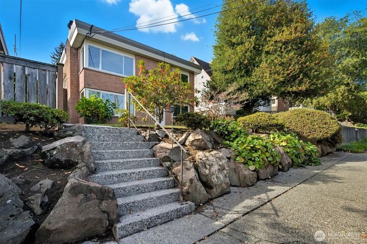 605 W Emerson Street  Seattle WA 98119 photo