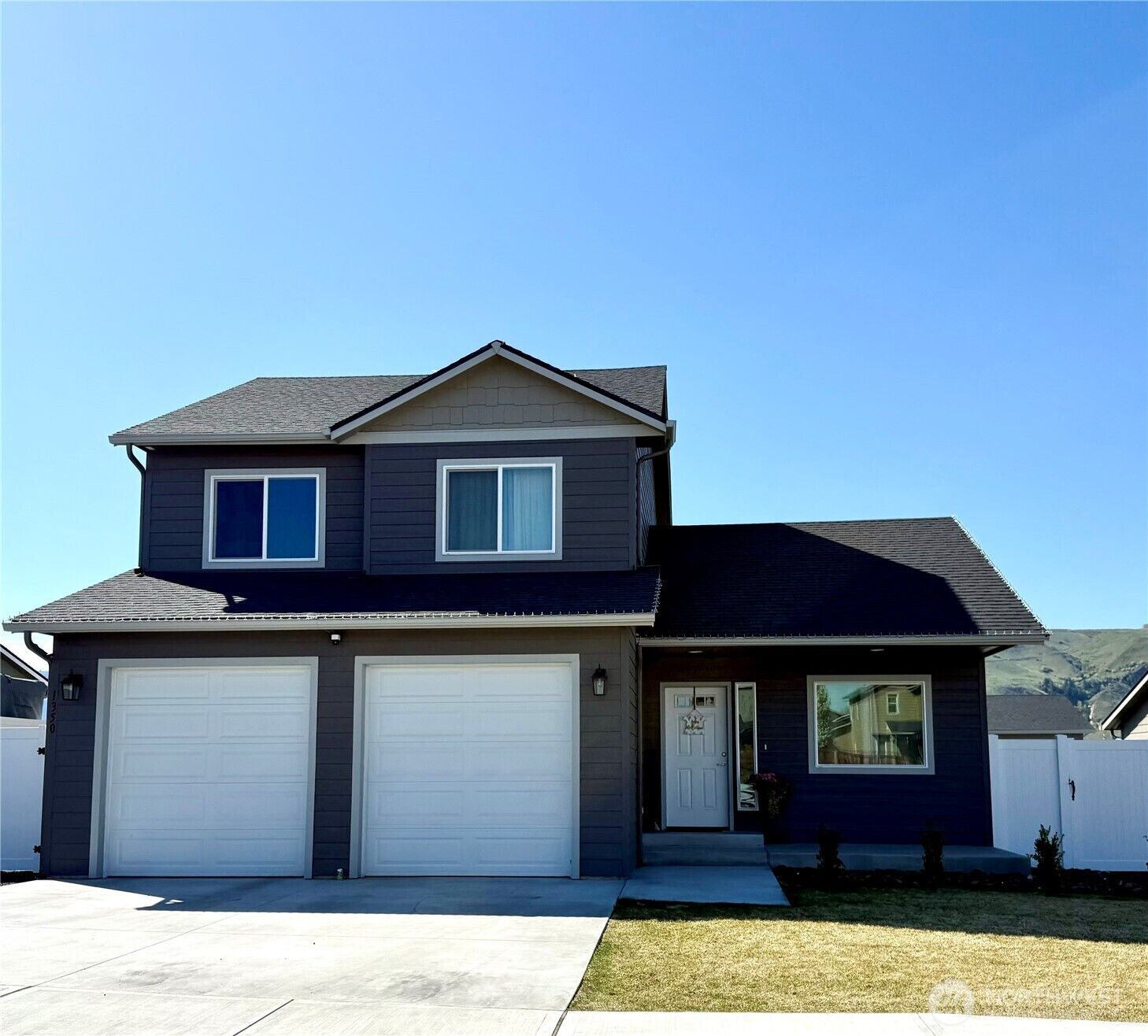 Property Photo:  582 S Joseph Avenue  WA 98802 