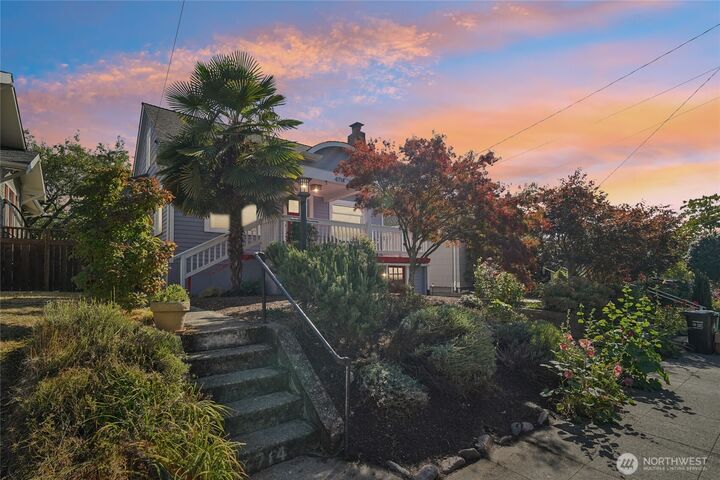 4714  4th Avenue NE  Seattle WA 98105 photo
