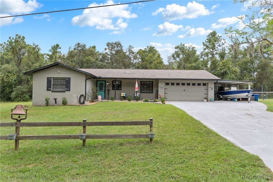 Property Photo: 3460 E Kirby Lane FL 34452