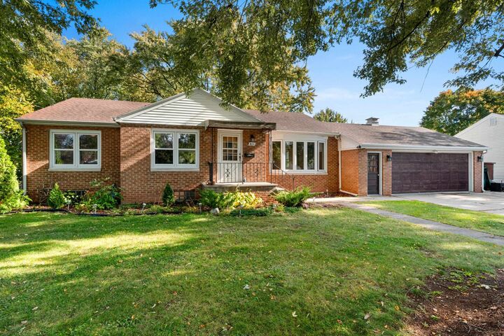 811 Appleton Road  Menasha WI 54952 photo