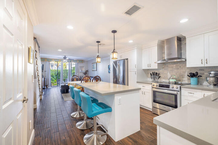 Property Photo:  1038 Jeffery Street  FL 33487 