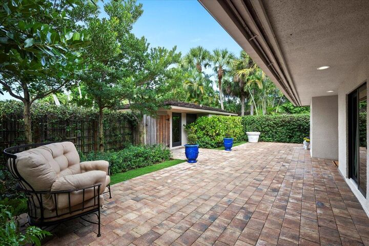 Property Photo: 11683 Wimbledon Circle FL 33414