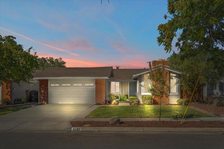 Property Photo:  1683 Zinnia Lane  CA 95124 