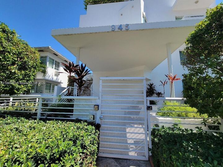 Property Photo: 945 Jefferson Ave 103 FL 33139