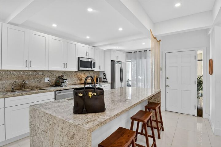 Property Photo: 19220 NE 25th Ave 274B FL 33180