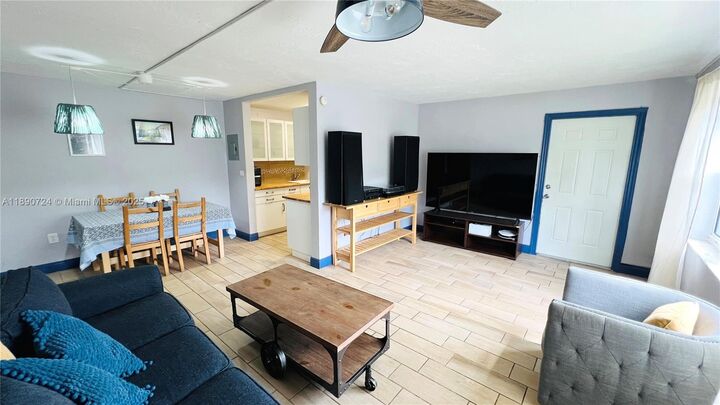 Property Photo: 801 Meridian Ave 1A FL 33139