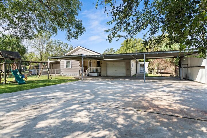 Property Photo:  2513 Riverside  TX 77630 