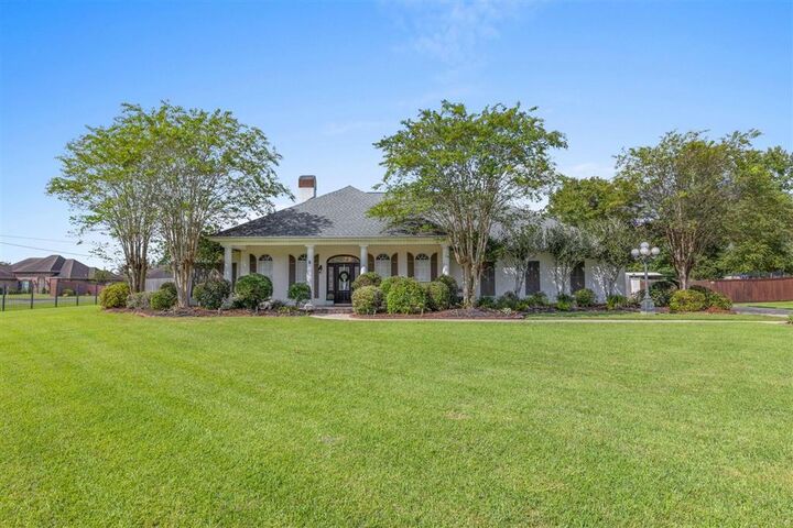 305 Natchez Drive  Lake Charles LA 70611 photo